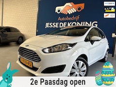 Ford Fiesta - 1.0 Champion / bj.2013 / kleur: wit / 5 deurs / airco / stereo / NAP met 128232 km.en APK