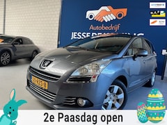 Peugeot 5008 - 1.6 THP Family 7persoons / bj.2011 / panoramadak / trekhaak / climate / cruise/ NAP met 17