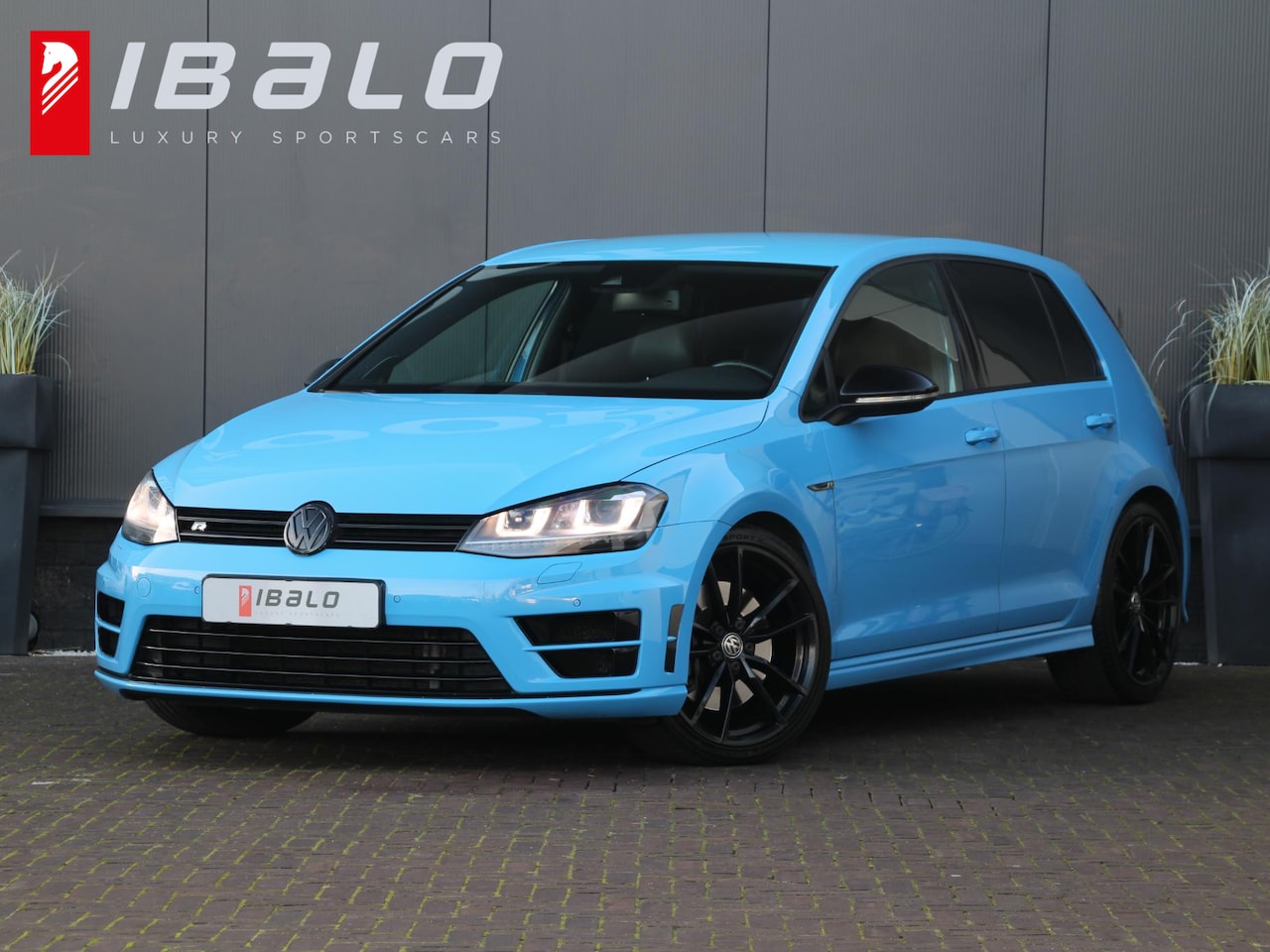 Volkswagen Golf - 2.0 TSI R 4Motion | R512 Licht Blau | Dynaudio | - AutoWereld.nl