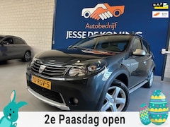 Dacia Sandero Stepway - 1.6 / bj.2011 / kleur: grijs / airco / trekhaak / 5 deurs / Hoge Instap / APK 01/2027 / NA