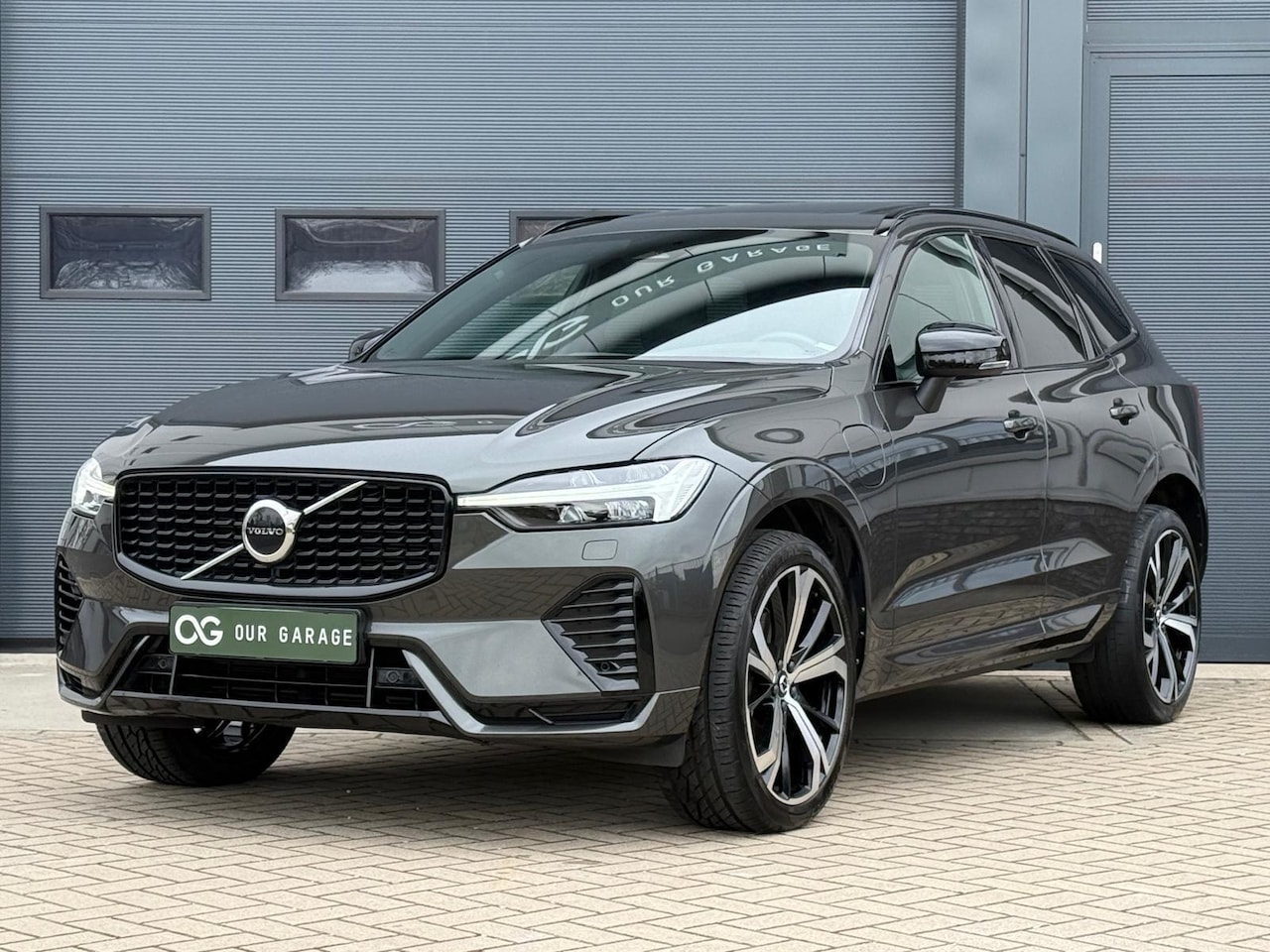 Volvo XC60 - Recharge T6 AWD R-Design|Pano|H&K|HeadUp|Trekhaak - AutoWereld.nl
