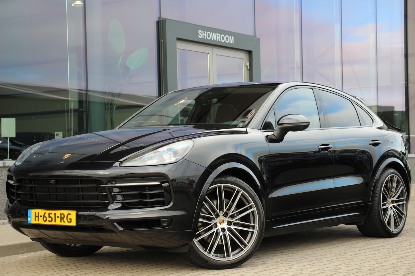 Porsche Cayenne Coupé - 3.0 E-Hybrid | Sosftclose | Stoelventilatie | 360 CAMERA | CHRONO | Sportdesign - AutoWereld.nl