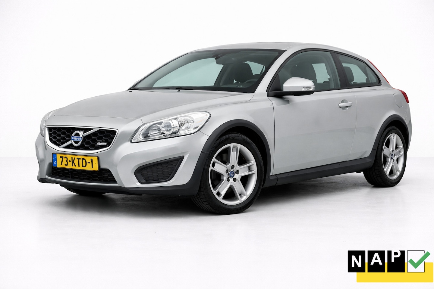Volvo C30 - 1.6 Airco - Cruise NIEUWE koppeling + distributie - AutoWereld.nl