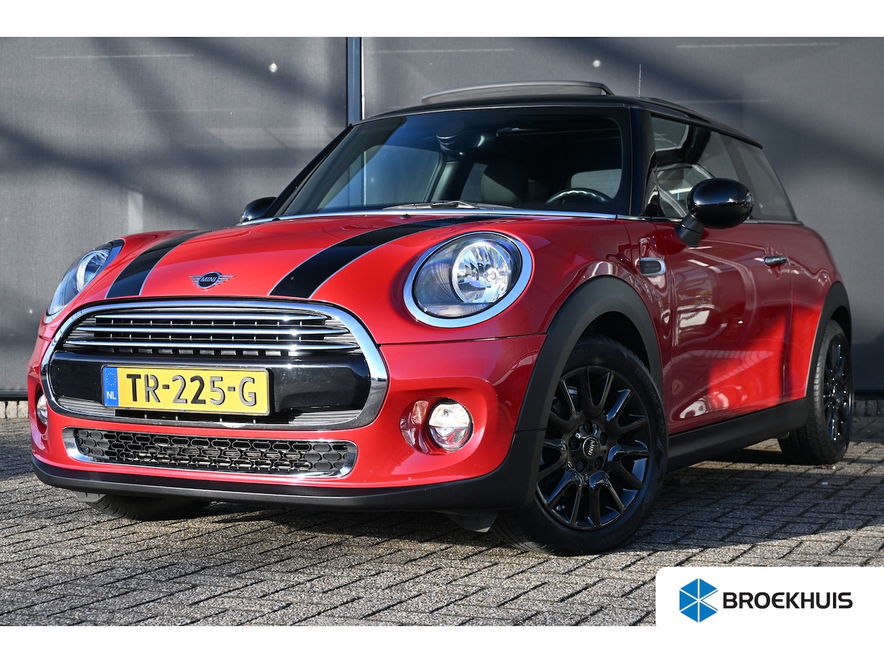 MINI Cooper - Mini 1.5 136pk | Schuif-/Kanteldak | Navigatie | Parkeersensoren | AllSeason | Cruise Cont - AutoWereld.nl