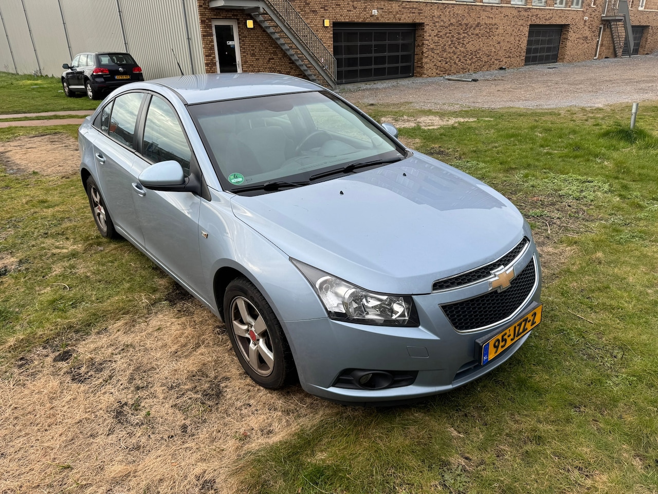 CHEVROLET CRUZE