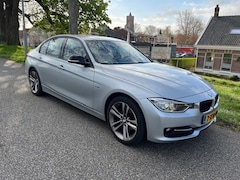 BMW 3-serie - 316i High Executive