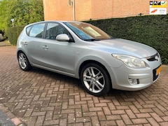 Hyundai i30 - 1.6i i-Catcher airco stoelverwarming leder