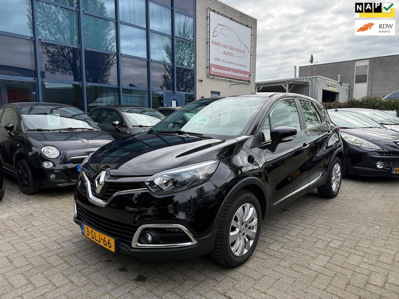 Renault Captur - 0.9 TCe Expression Navi, APK 08/26 - AutoWereld.nl