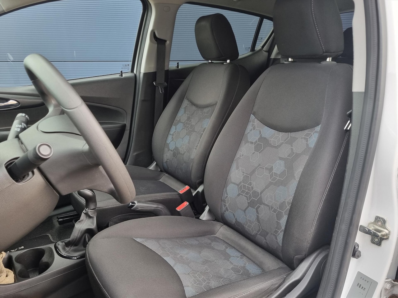 Opel Karl - 1.0 Start/Stop 75pk ROCKS Online Edition | Navigatie | Trekhaak | Airco | Cruise Control | - AutoWereld.nl