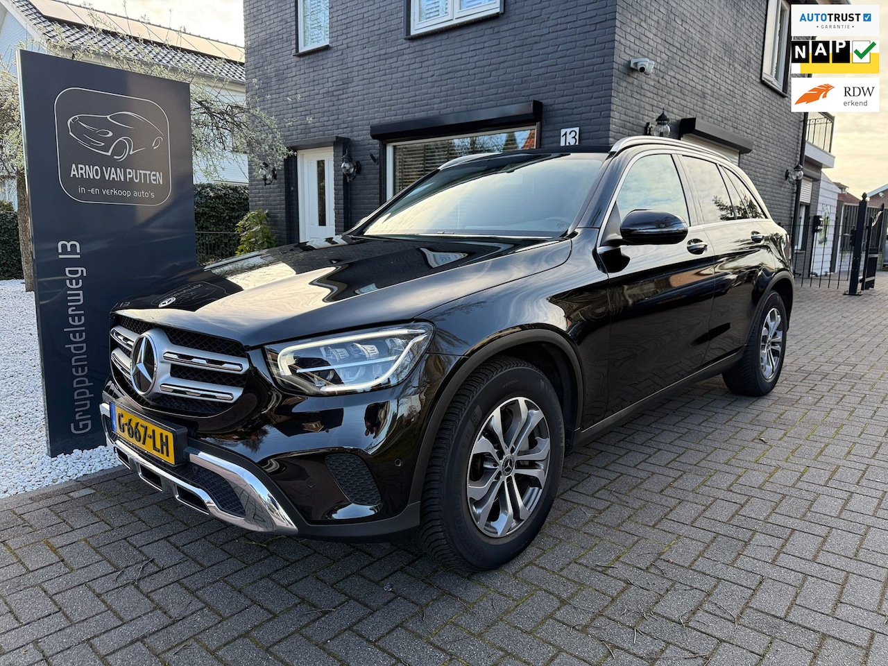 Mercedes-Benz GLC-klasse - 200 / Panodak / Leer / Camera / Facelift - AutoWereld.nl