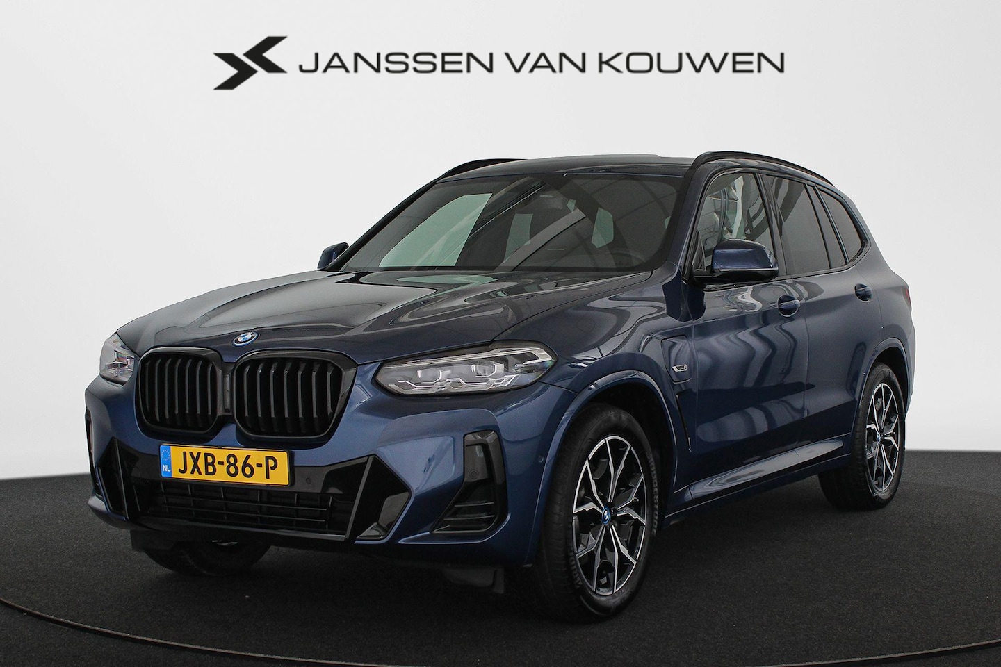 BMW X3 - xDrive30e M Sport Stoelverwarming Achteruitrijcamera - AutoWereld.nl
