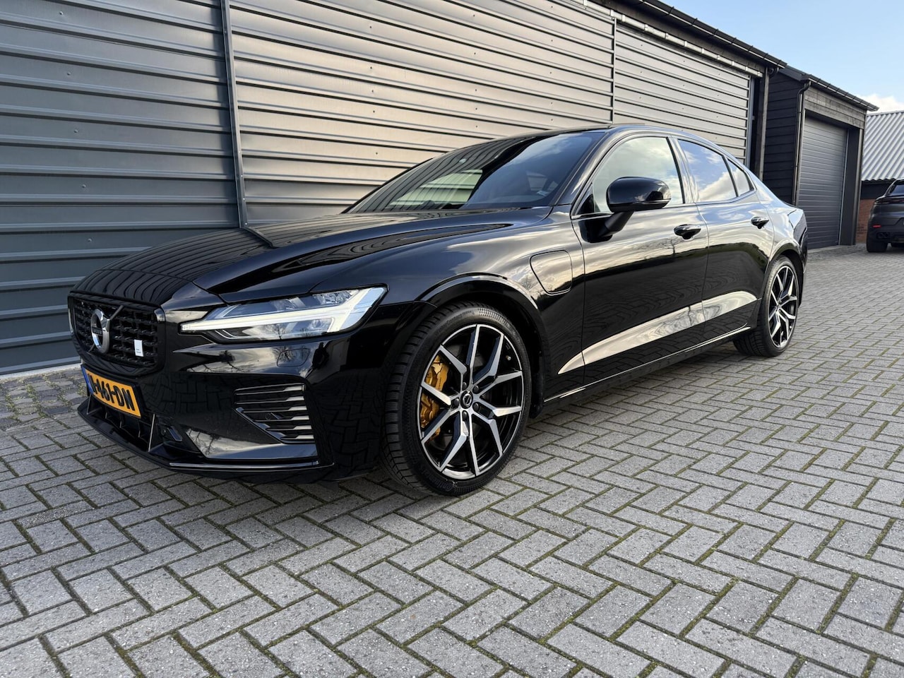 Volvo S60 - 2.0 T8 AWD Polestar Engineered Bowers & Wilkins Audio Pano Full Options - AutoWereld.nl