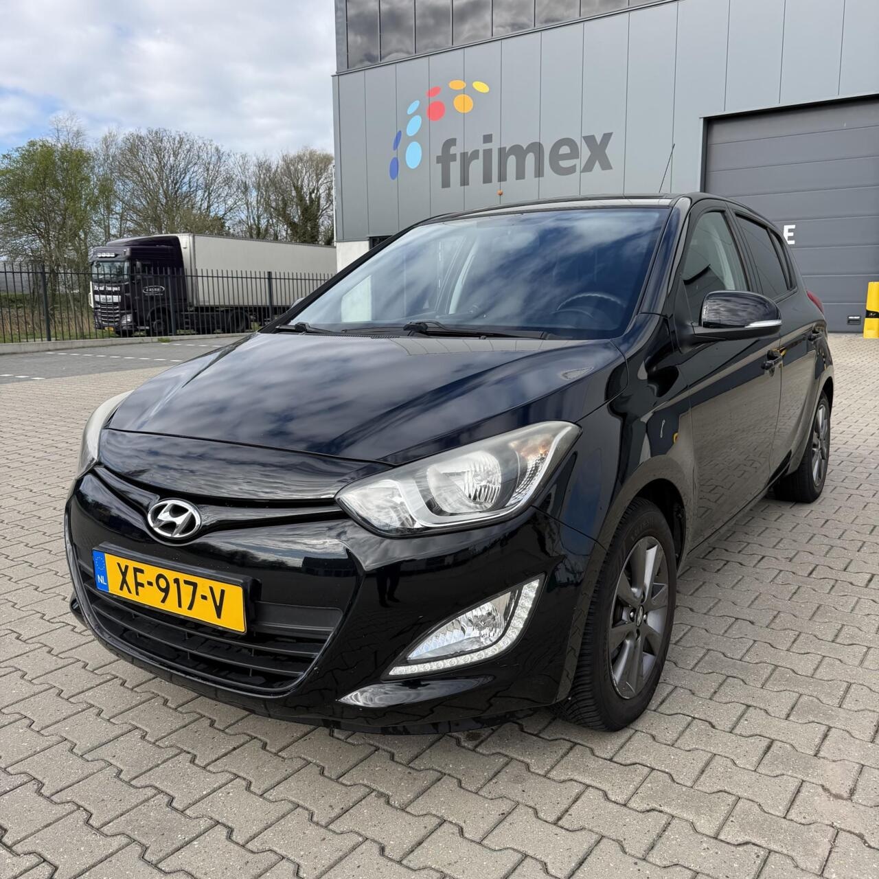 Hyundai i20 - 1.2i i-Catcher 2014 | Airco | Cruise | NW APK ! - AutoWereld.nl