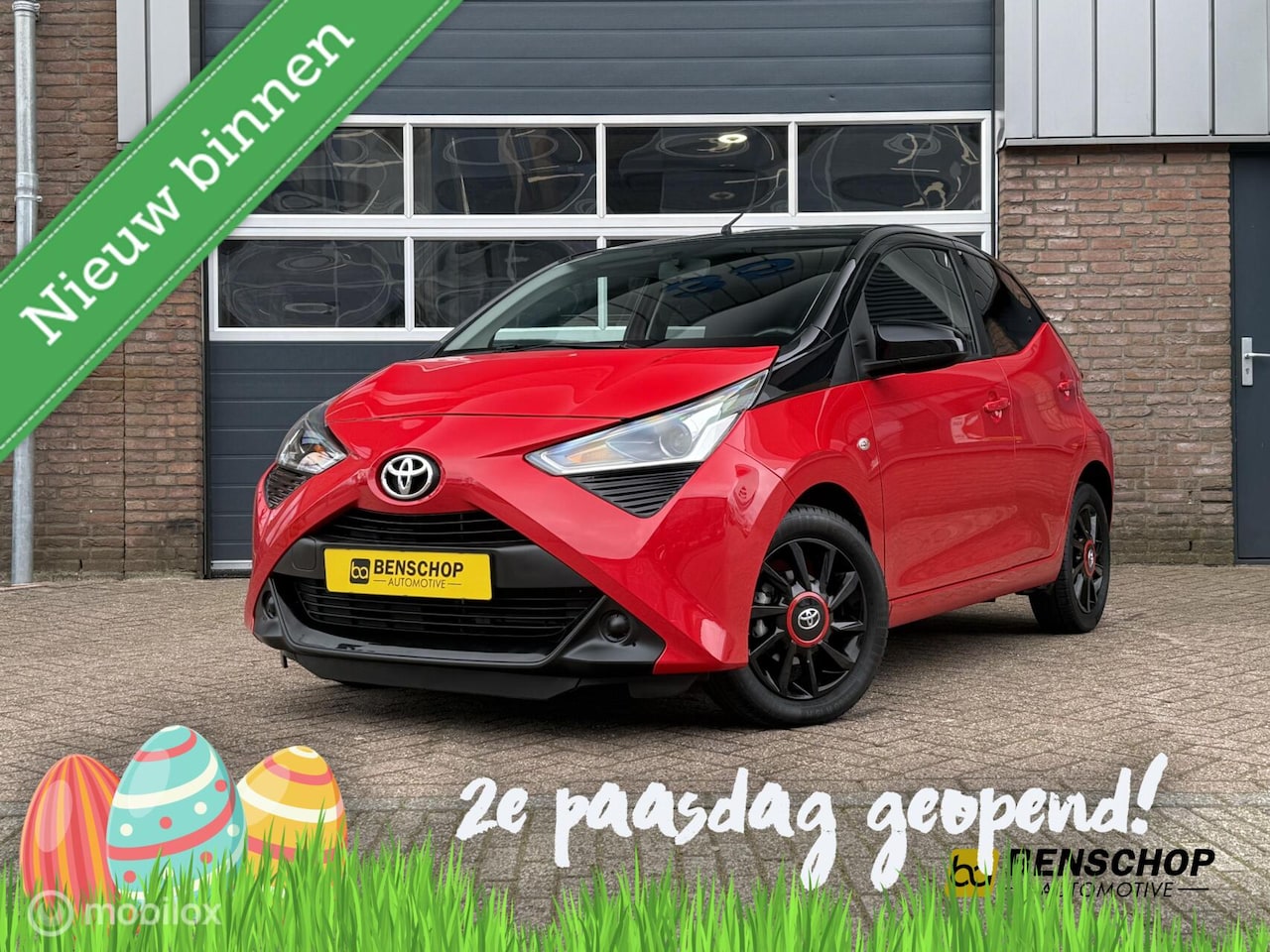 Toyota Aygo - 1.0 VVT-i x-play Bi-tone Carplay Camera Lichtmetaal 5 Deurs - AutoWereld.nl