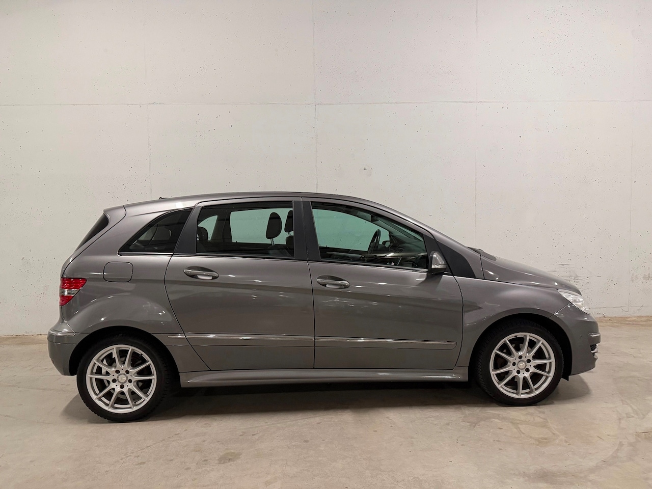 Mercedes-Benz B-klasse - 180 Automaat Airco Cruise C. Trekhaak Navi - AutoWereld.nl