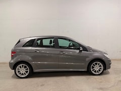 Mercedes-Benz B-klasse - 180 Automaat Airco Cruise C. Trekhaak Navi