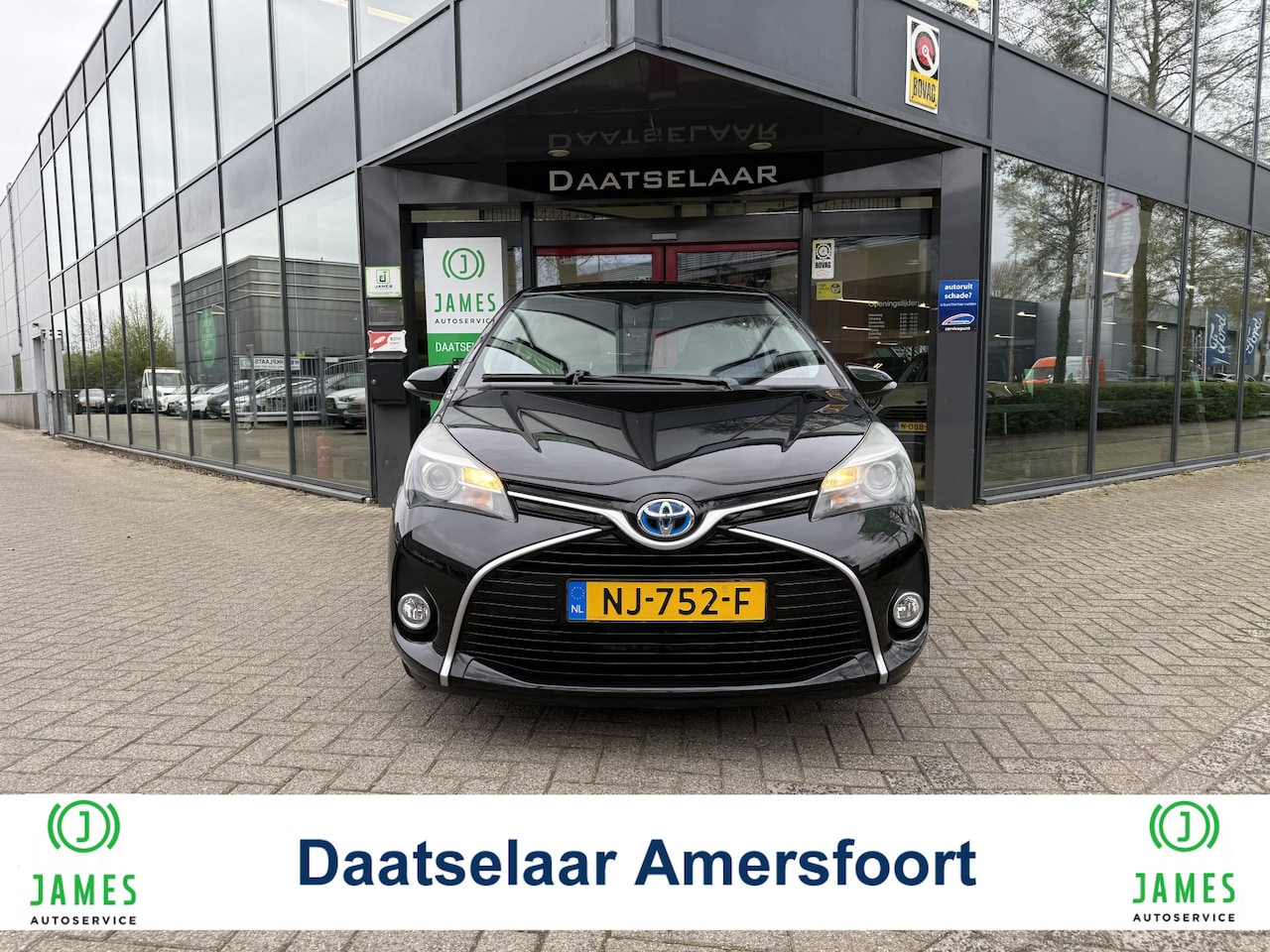 Toyota Yaris - 1.5 Hybrid Lease Limited Camera/Trekhaak/Navi - AutoWereld.nl