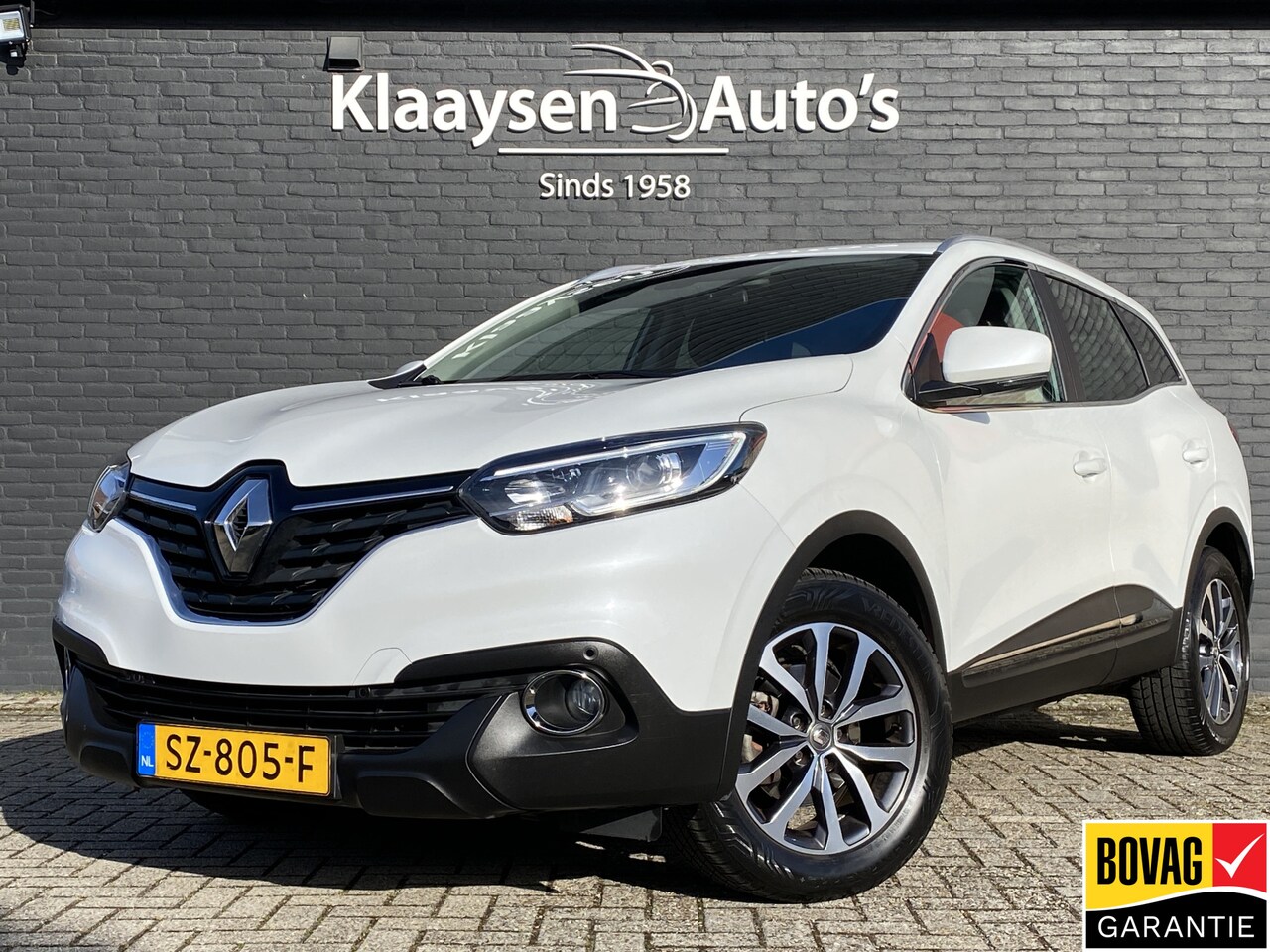 Renault Kadjar - 1.2 TCe Limited 130 pk AUT. | navigatie | trekhaak | cruise control | parelmoer wit | all - AutoWereld.nl