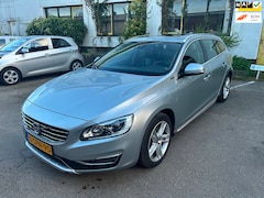Volvo V60 - 2.4 D6 AWD Plug-In Hybrid Summum / Full options / Open dak