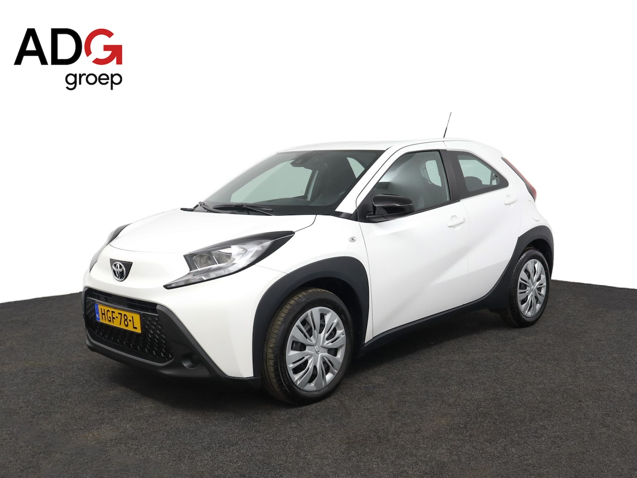Toyota Aygo X - 1.0 VVT-i MT Play | Airco | Adaptive Cruise Control | Achteruitrijcamera | Apple Carplay | - AutoWereld.nl
