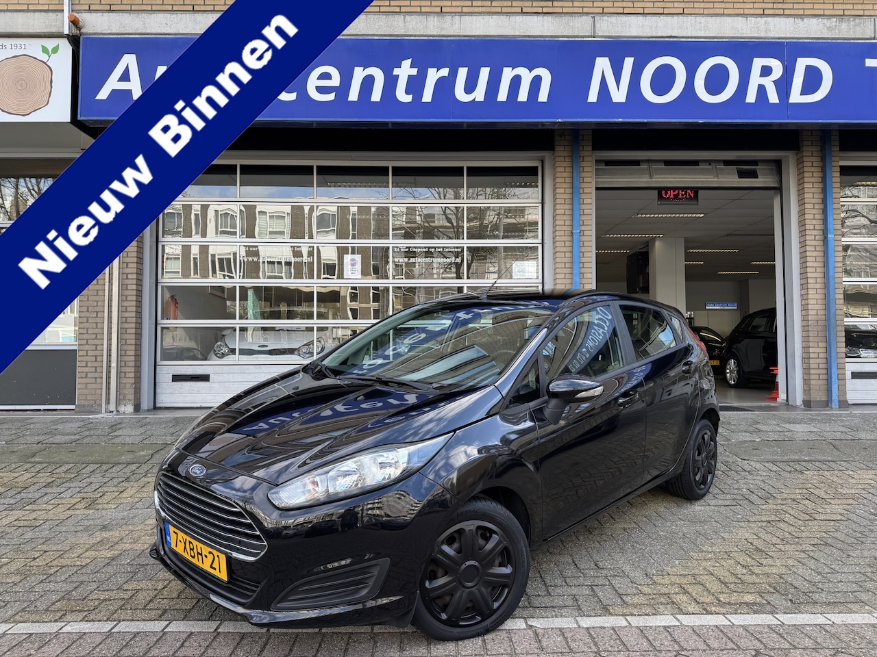 Ford Fiesta - 1.0 Style 74159KM! NAP | Nieuwe Distributieriem | Navigatie | Airco | 5 Deurs | Bluetooth - AutoWereld.nl