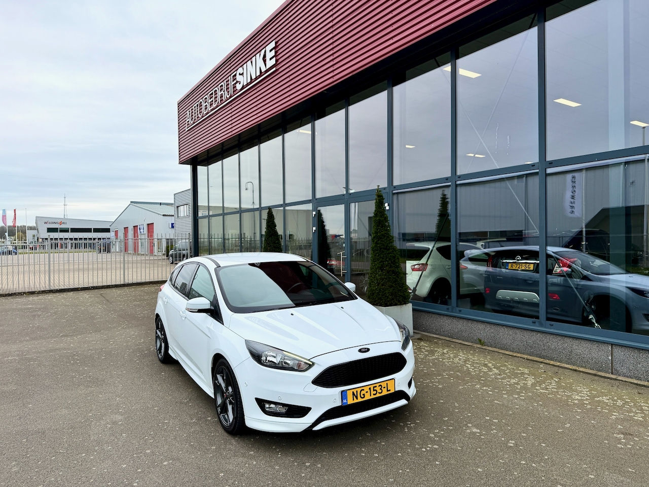 Ford Focus - 1.0 ST-Line NAVI ECC CRUISE - AutoWereld.nl