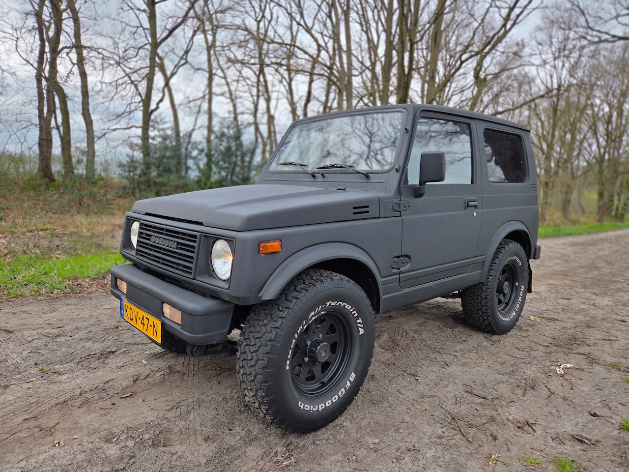 Suzuki LJ/SJ - SJ 413 VJX Suzuki SJ413 – 1987 | Unieke 4x4 in raptor line coating - AutoWereld.nl