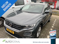 Volkswagen T-Roc - 1.5 TSI Style Business AUTOMAAT - CRUISE - CARPLAY - TREKHAAK - ELEK. ACHTERKLEP