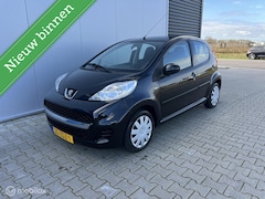 Peugeot 107 - 1.0-12V Millesim 200