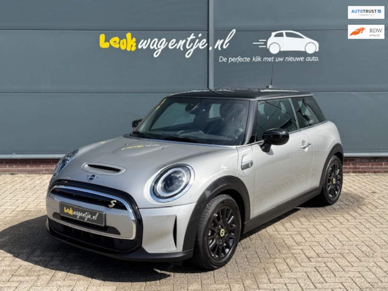 MINI Mini-Electric - Classic *carplay *stoelverw. *10.500 km - AutoWereld.nl