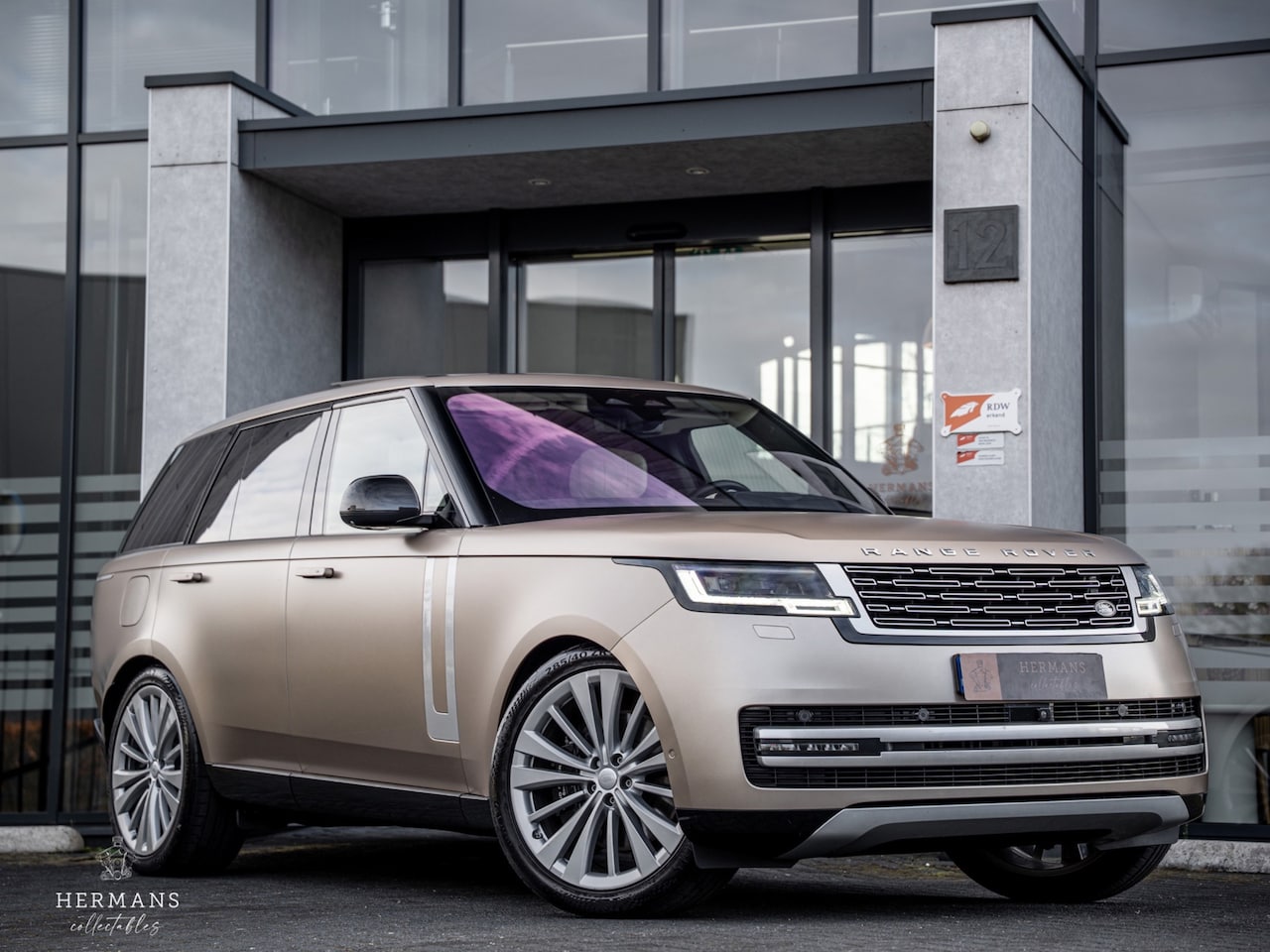 Land Rover Range Rover - P530 4.4 V8 MHEV First Edition / Org. NL / Meridian Signature / Massage / Entertainment - AutoWereld.nl