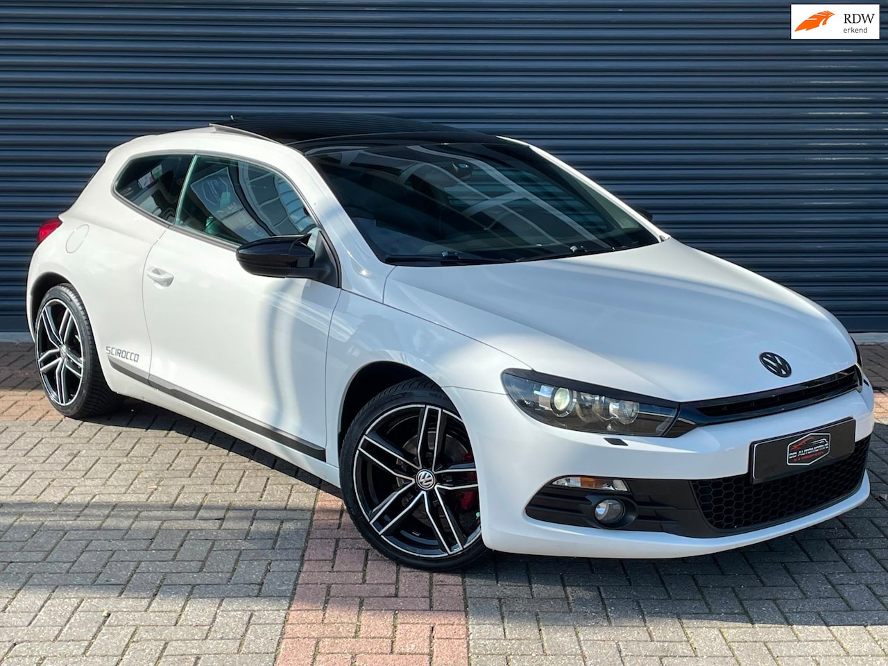Volkswagen Scirocco - 1.4 TSI 160 PK Pano | Xenon | Camera | Pdc | Stoelverw - AutoWereld.nl