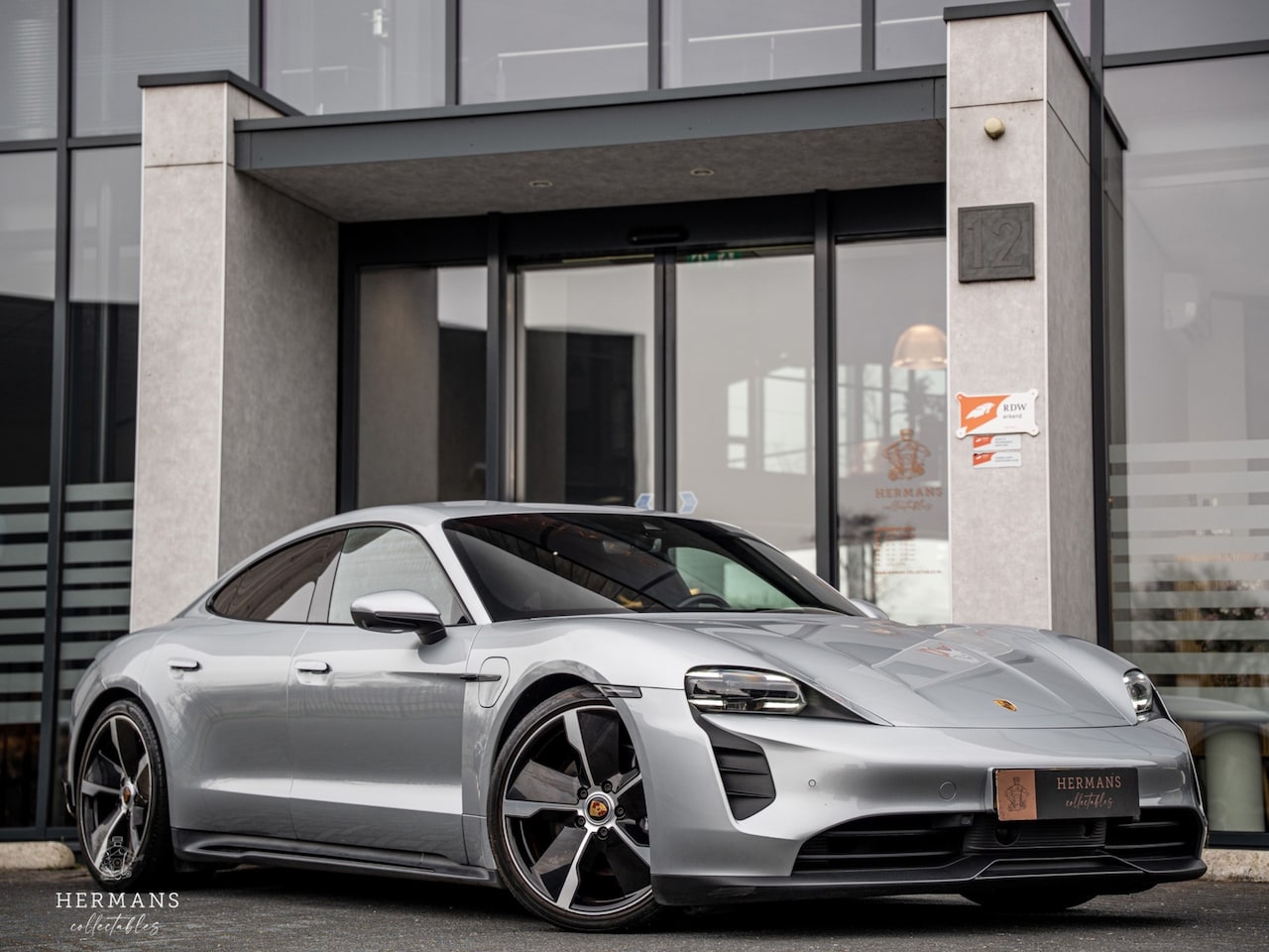Porsche Taycan - Performance 94 kWh / Battery Plus / BOSE / Sport-Design / PASM / PDLS+ - AutoWereld.nl