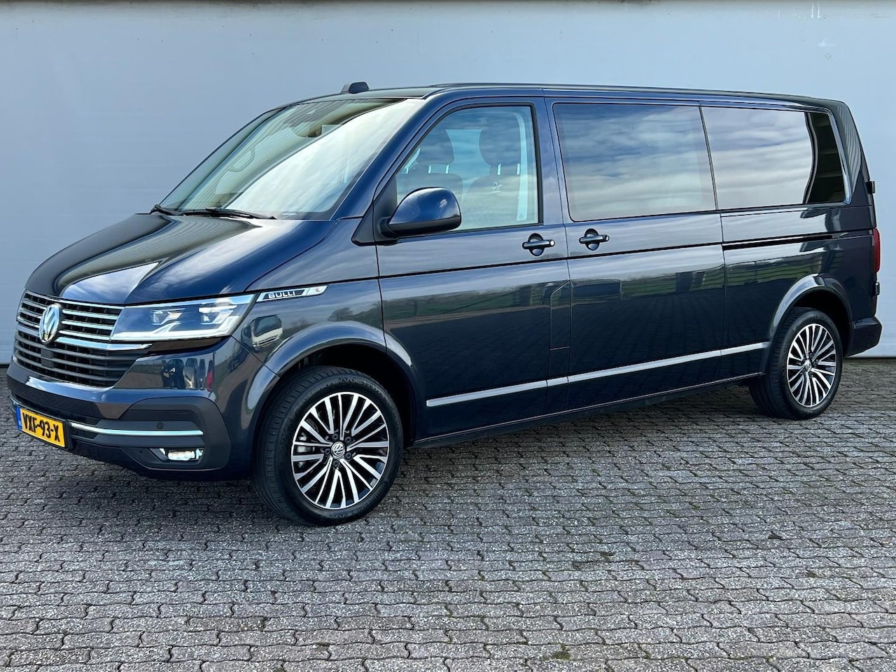 Volkswagen Transporter - SN DOUBLE CAB 75 EDITION BULLI!! FULL OPTIONS!! 92dkm!! - AutoWereld.nl