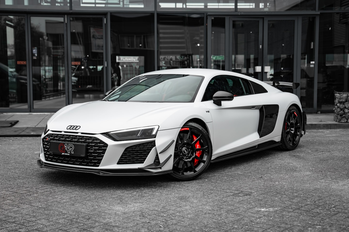 Audi R8 - GT V10 139/333 | Limited edition | Suzuka Matt Audi Exclusive | Schaalstoelen | Keramisch - AutoWereld.nl