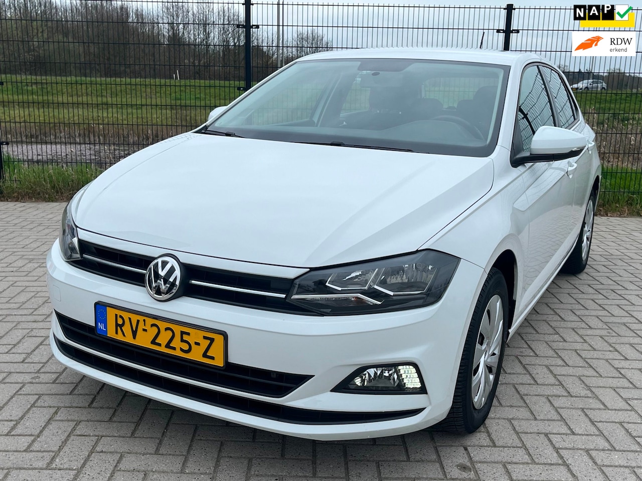 Volkswagen Polo - 1.0 TSI Comfortline | Carplay | Navi | ACC | - AutoWereld.nl