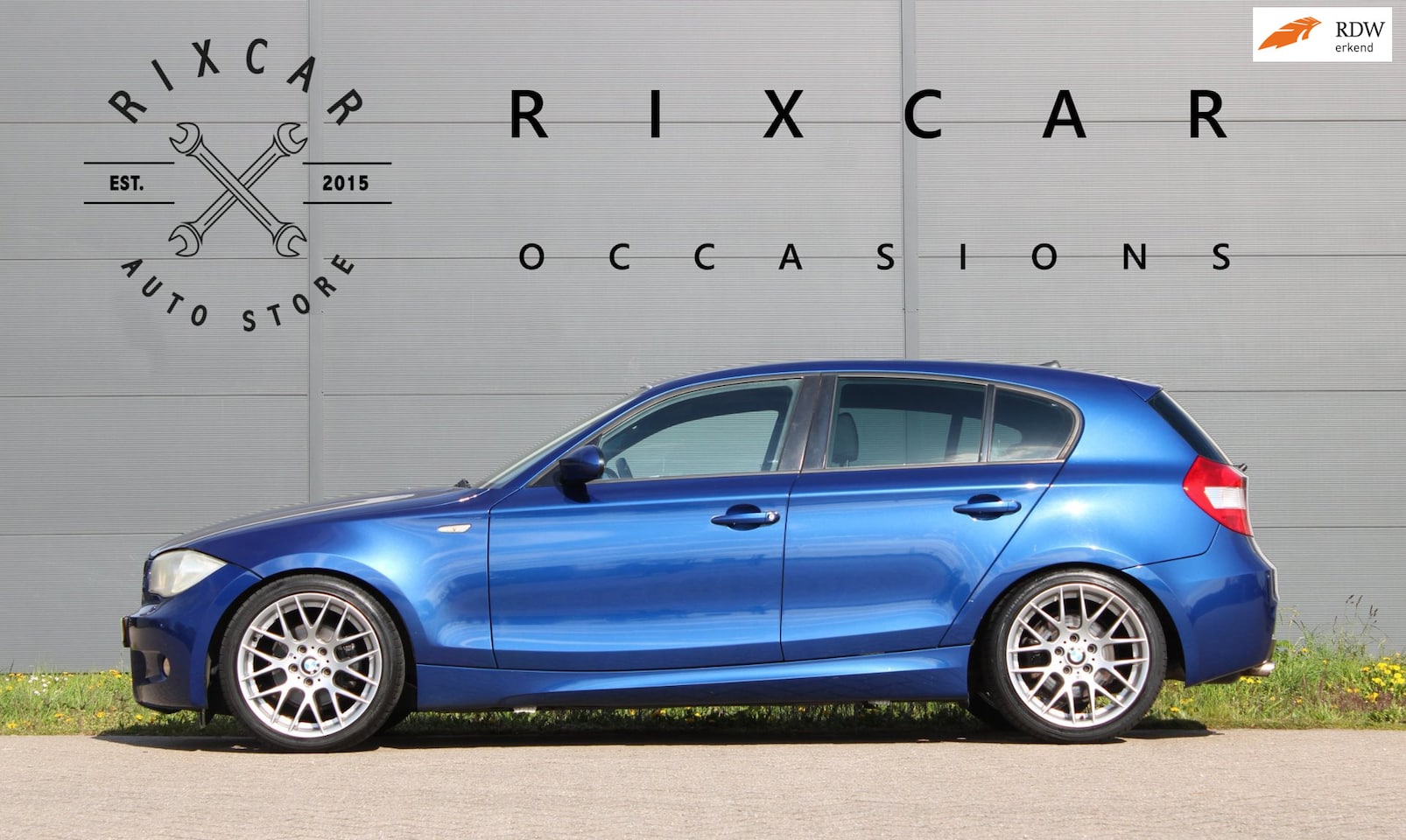 BMW 1-serie - 120i M-Pakket Navi Xenon LeMansBlauw Stoelverwarming - AutoWereld.nl