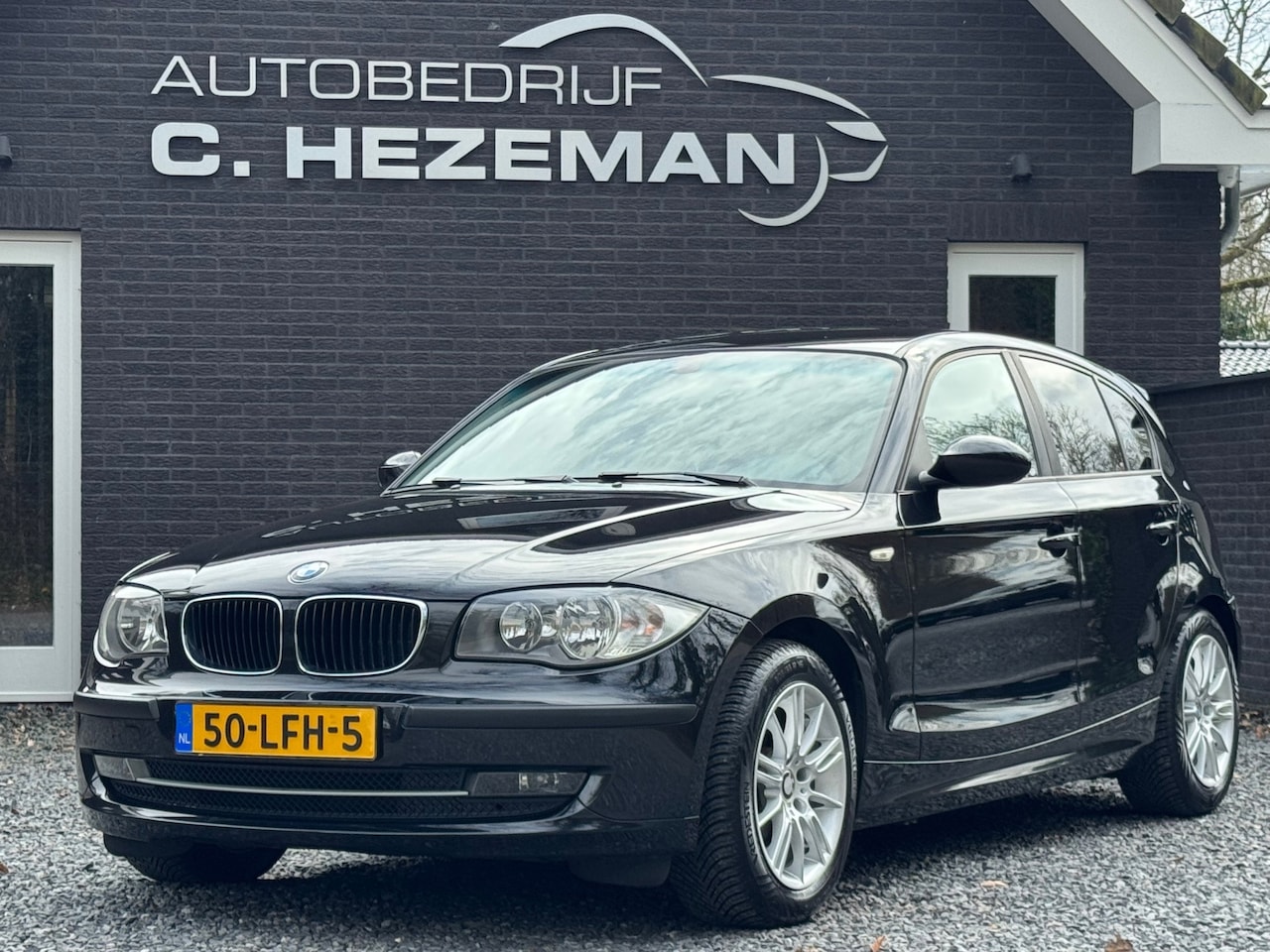 BMW 1-serie - 116i Corporate M Velgen Climate Control 173dkm Spoiler parrot N-APK - AutoWereld.nl