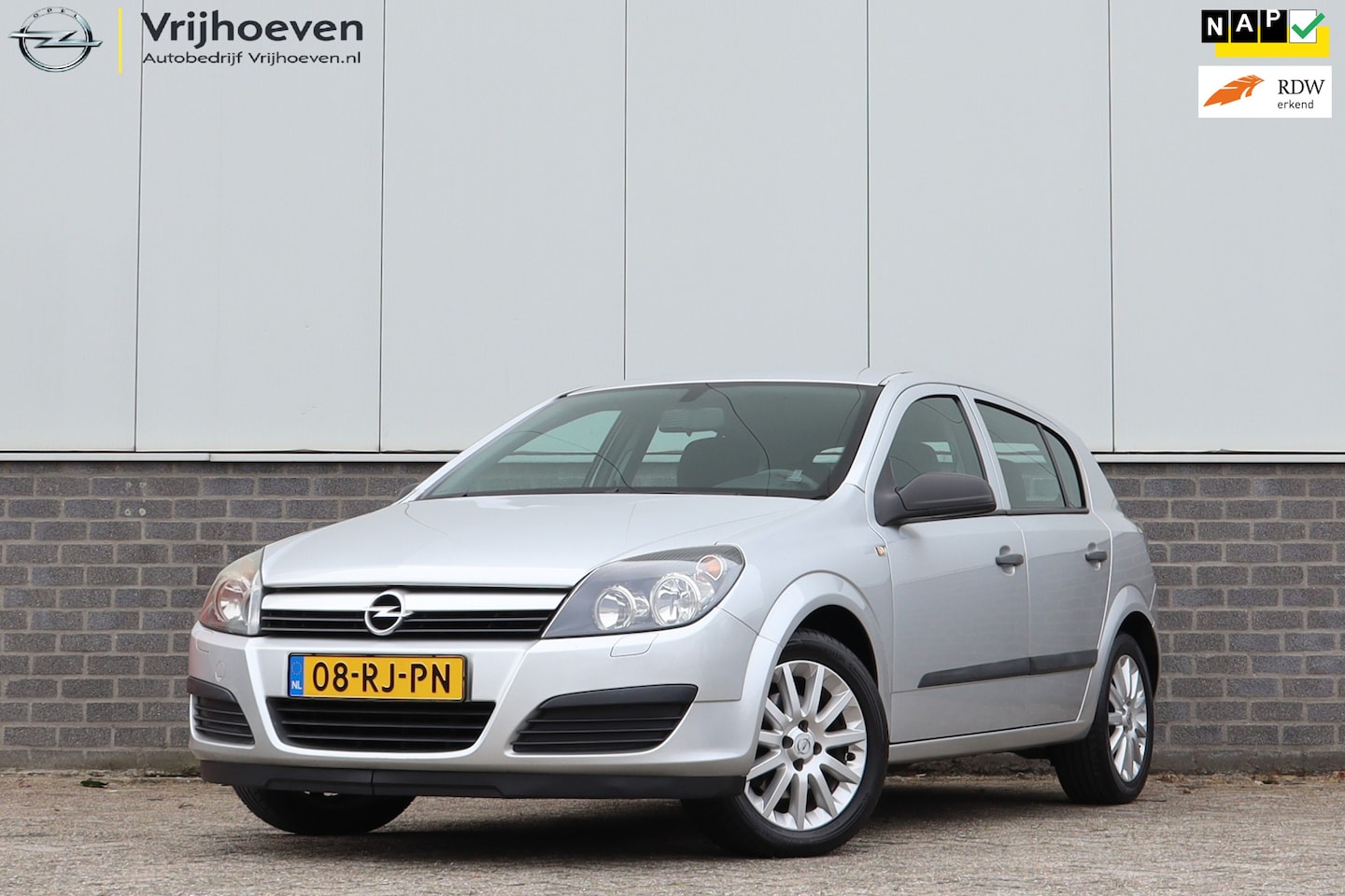 Opel Astra - 1.6 Essentia Automaat Trekhaak - AutoWereld.nl