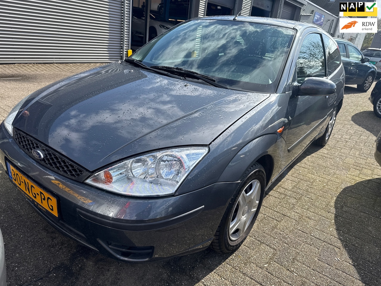Ford Focus - 1.6-16V Cool Edition AUTOMAAT 109.000 KM - AutoWereld.nl