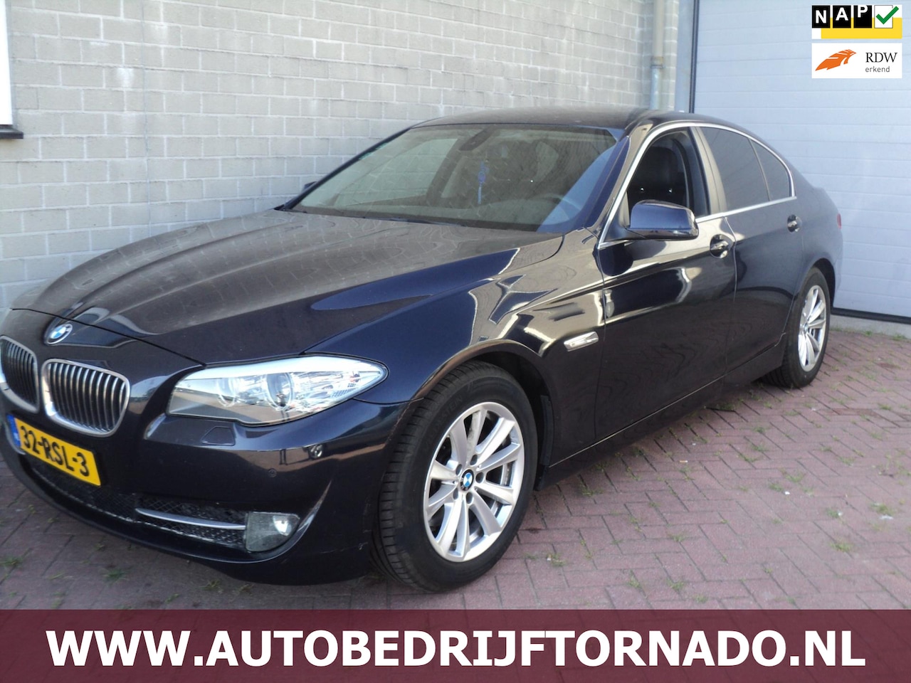 BMW 5-serie - , 523i nette auto Executive Automaat bj2011 - AutoWereld.nl
