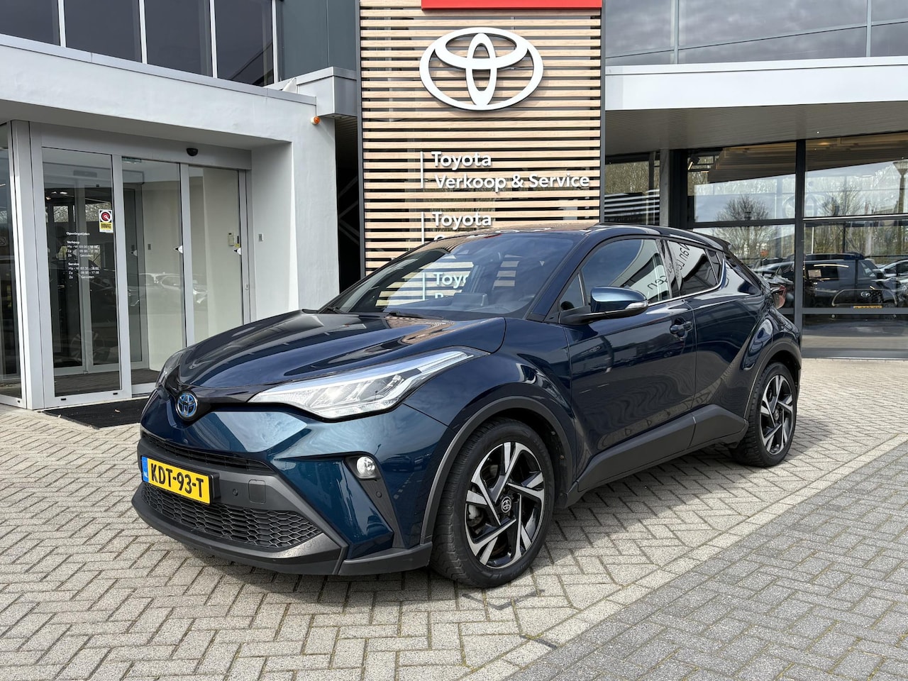 Toyota C-HR - 1.8 HYBRID DYNAMIC PARK-SENSOREN STOELVERW BLINDSPOT APPLE/ANDROID AD-CRUISE LM-VELGEN KEY - AutoWereld.nl