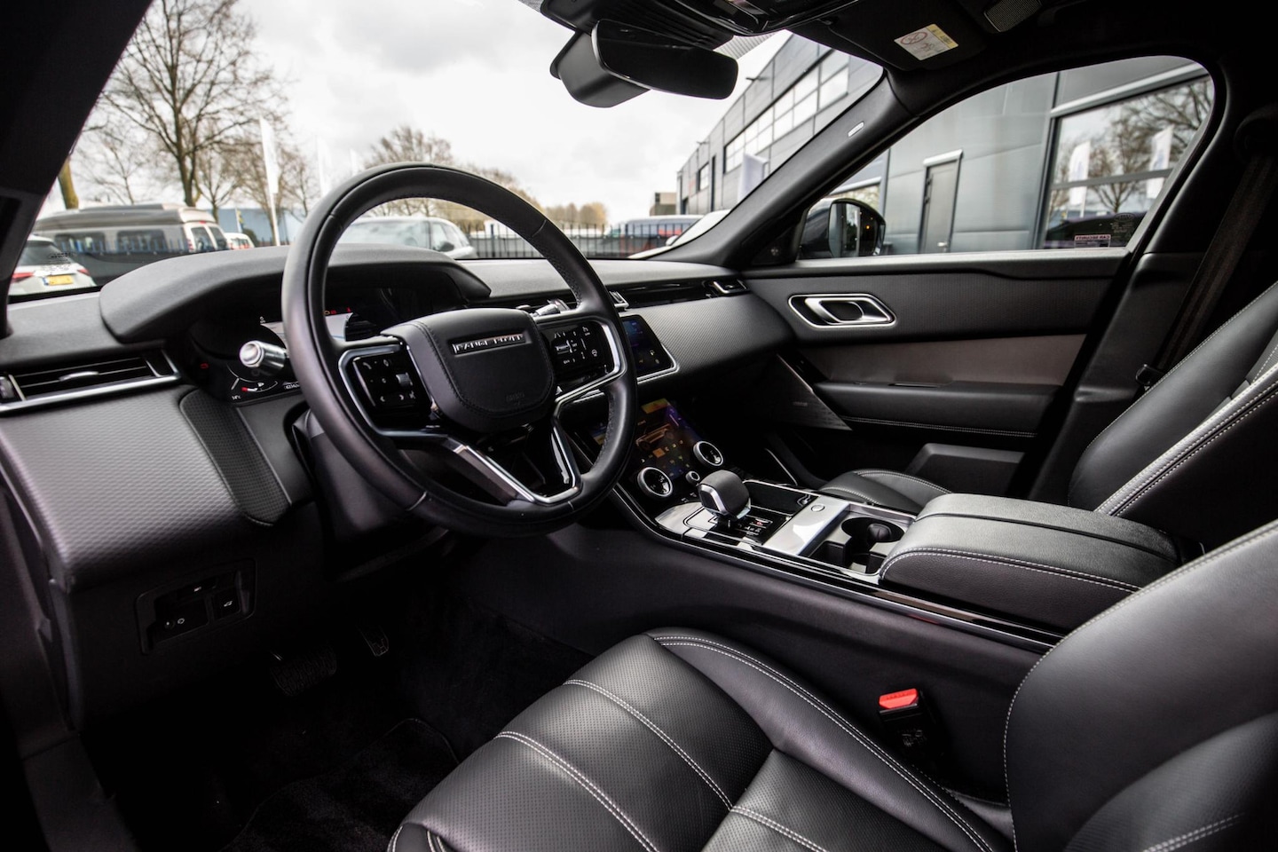 Land Rover Range Rover Velar - 2.0 P400e S - AutoWereld.nl