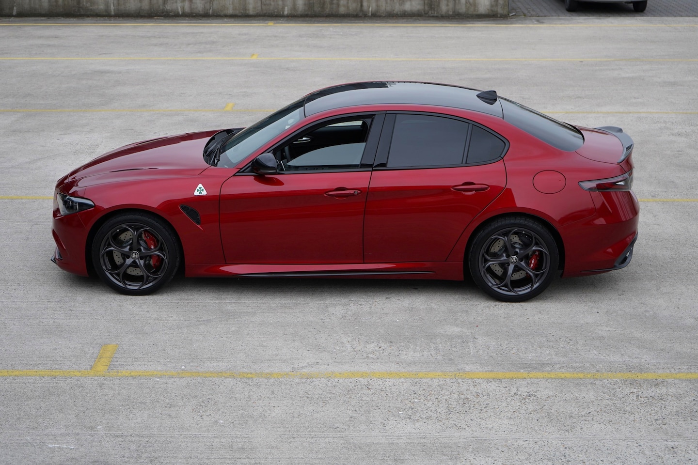 Alfa Romeo Giulia - 2.9 T Quadrifoglio Rosso Etna Sparco Seats - Nieuw - AutoWereld.nl