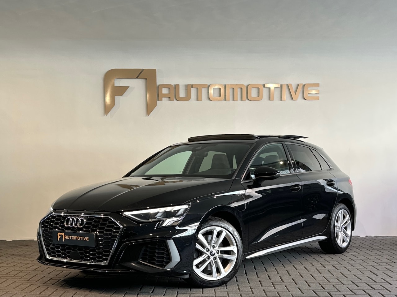 Audi A3 Sportback - 40 TFSI e S Line Pano|Keyles|Sfeer|Camera|CarPlay - AutoWereld.nl