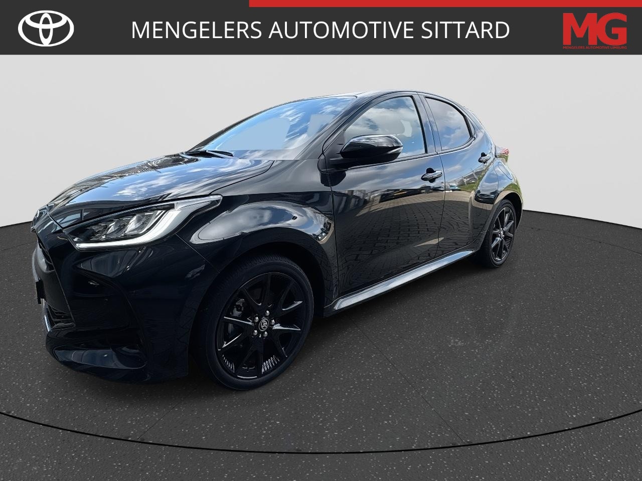 Toyota Yaris - 1.5 Hybrid Executive | Blindspot| Sensoren | LED | Privacy glas - AutoWereld.nl