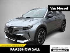 Alfa Romeo Junior - Elettrica 54 kWh | Apple Carplay/Android Auto | Climate Control | Parkeersensoren | Cruise