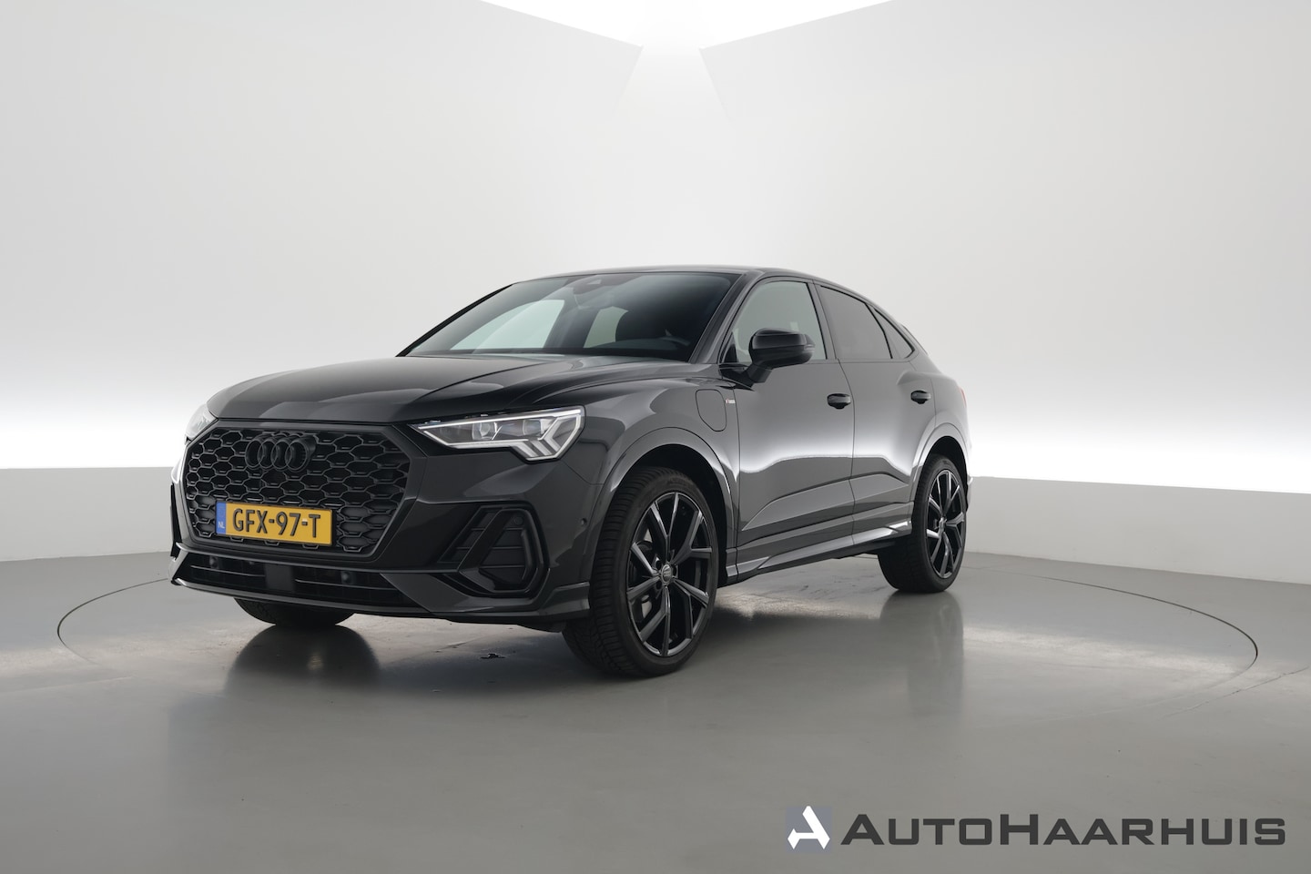 Audi Q3 Sportback - 45 TFSI e S Edition | Leder | Camera | Adapt. Cruise | Apple CarPlay | 20'' | Sportstuur | - AutoWereld.nl