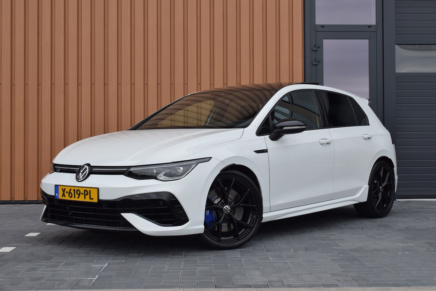 Volkswagen Golf - R Performance 2.0 TSI 333pk 4-Motion | Origineel NL | Akrapovič - AutoWereld.nl
