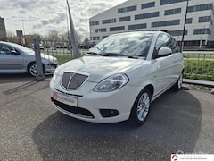 Lancia Y(psilon) - Ypsilon 1.4-16V Platino